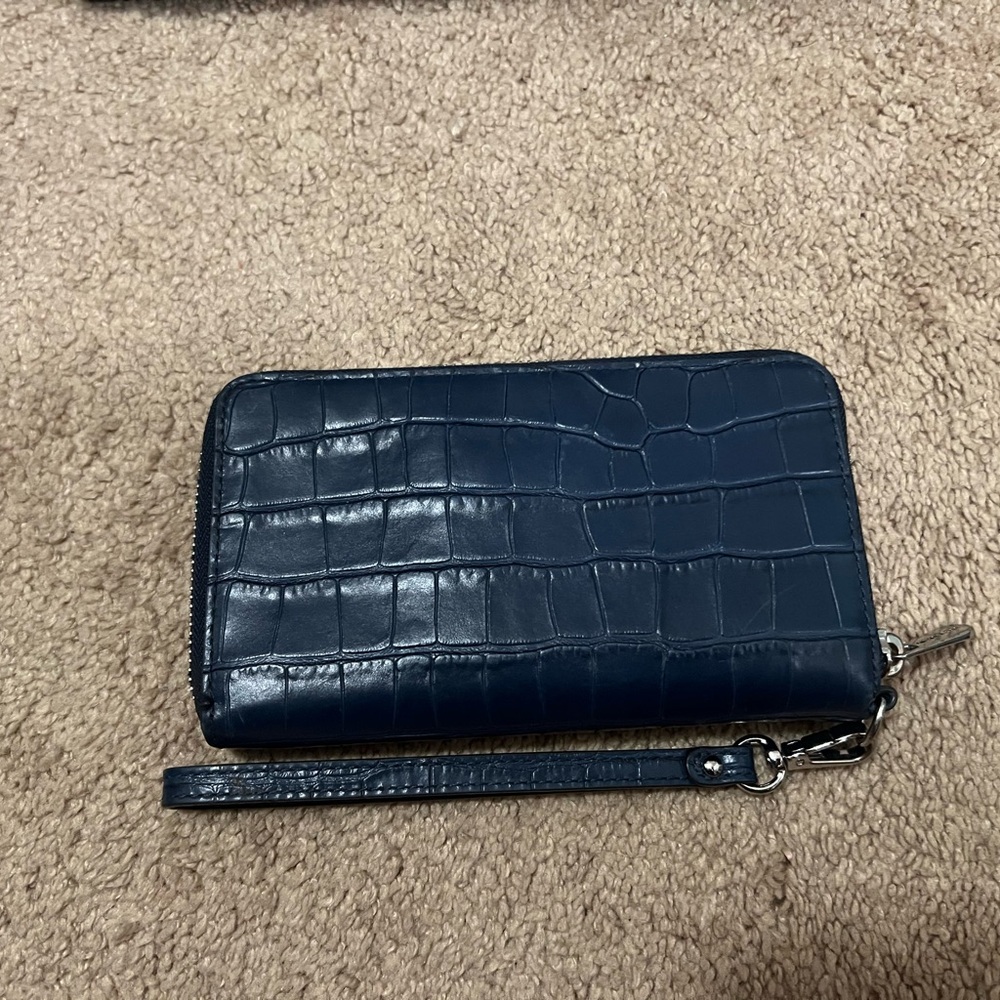 Michael Kors Dark Blue Croc-Embossed Bag and Wallet - Picture 2 of 8